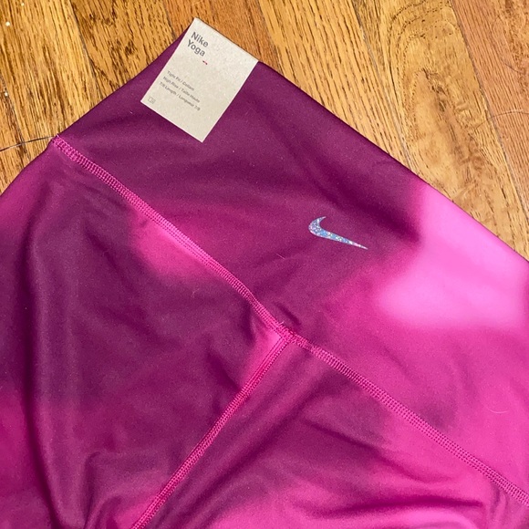 Nike Yoga Luxe Legging - Picture 13 of 13